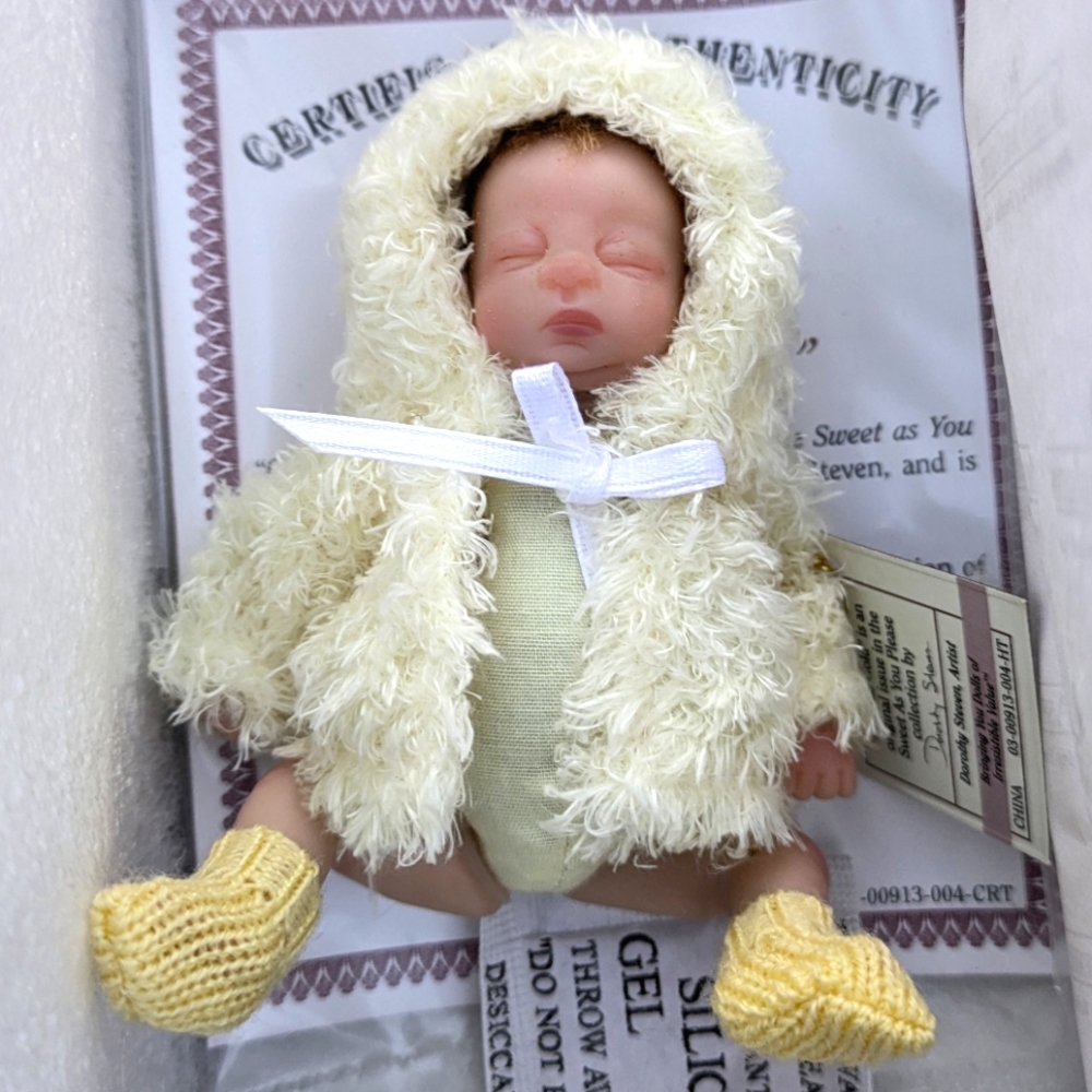 Ashton Drake “Good As Gold” Sweet as You Please Collection 5” Doll, Original Box